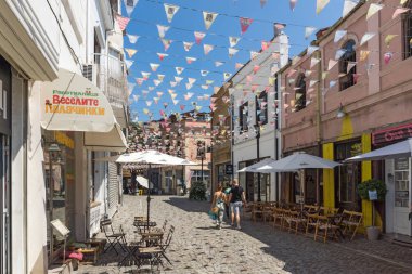 Kapana, Plovdiv, Bulgaristan - 5 Temmuz 2018: Sokak ve evler bölgesinde Kapana, Şehir Plovdiv, Bulgaristan 