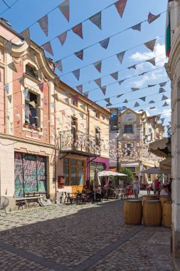 Kapana, Plovdiv, Bulgaristan - 5 Temmuz 2018: Sokak ve evler bölgesinde Kapana, Şehir Plovdiv, Bulgaristan 