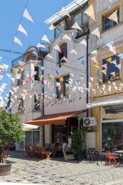 Kapana, Plovdiv, Bulgaristan - 5 Temmuz 2018: Sokak ve evler bölgesinde Kapana, Şehir Plovdiv, Bulgaristan 
