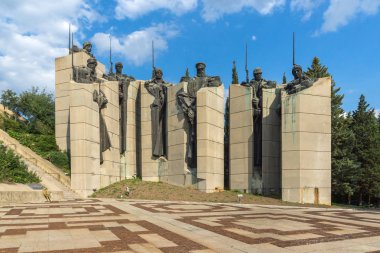 Stara Zagora, Bulgaristan - 5 Ağustos 2018: gün batımı görünümü, Memorial karmaşık savunucuları, Stara Zagora içinde şehir, Stara Zagora, Bulgaristan Amazing