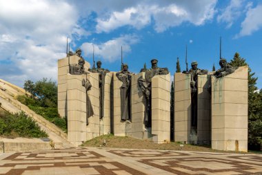 Stara Zagora, Bulgaristan - 5 Ağustos 2018: gün batımı görünümü, Memorial karmaşık savunucuları, Stara Zagora içinde şehir, Stara Zagora, Bulgaristan Amazing