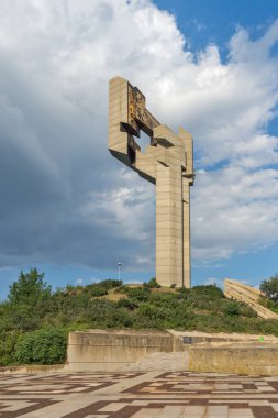 Stara Zagora, Bulgaristan - 5 Ağustos 2018: gün batımı görünümü, Memorial karmaşık savunucuları, Stara Zagora içinde şehir, Stara Zagora, Bulgaristan Amazing