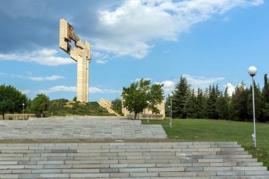 Stara Zagora, Bulgaristan - 5 Ağustos 2018: gün batımı görünümü, Memorial karmaşık savunucuları, Stara Zagora içinde şehir, Stara Zagora, Bulgaristan Amazing