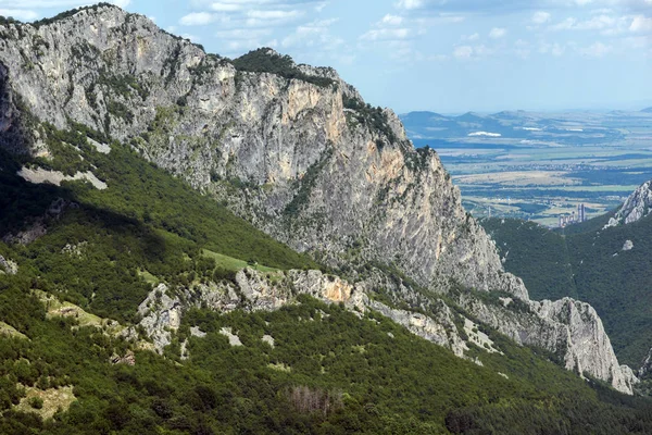 Удивительный Пейзаж Балканских Гор Перевалом Врацата Город Враца Село Згориград — стоковое фото