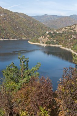 Panoramik sonbahar ladscape Vacha (Antonivanovtsi) depo, Rodop Dağları, Plovdiv Bölge, Bulgaristan