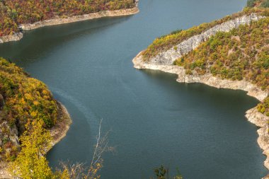 Tsankov kamak depo, sonbahar manzara şaşırtıcı bölge Smolyan, Bulgaristan