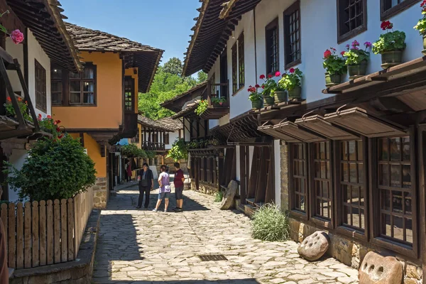 EDDR, Gabrovo, Bulgaristan - 6 Temmuz 2018: Eski evde mimari etnografik kompleksi EDDR (Etara) yakınındaki şehir Gabrovo, Bulgaristan