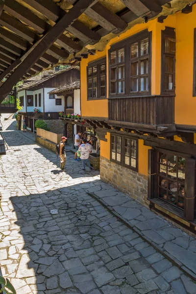 EDDR, Gabrovo, Bulgaristan - 6 Temmuz 2018: Eski evde mimari etnografik kompleksi EDDR (Etara) yakınındaki şehir Gabrovo, Bulgaristan