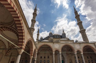 Edirne, Türkiye - 26 Mayıs 2018: 1569 ve 1575 Selimiye Camii Edirne şehri, Doğu Trakya, Türkiye'de arasında Mimar Sinan tarafından oluşturulmuş görünümü dışında mimar