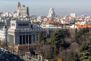 Madrid, İspanya - 24 Ocak 2018: Görünüm Kibele Palace (Palacio de Cibeles), Madrid, İspanya, Teras