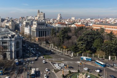 Madrid, İspanya - 24 Ocak 2018: Görünüm Kibele Palace (Palacio de Cibeles), Madrid, İspanya, Teras