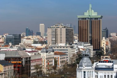 Madrid, İspanya - 24 Ocak 2018: Görünüm Kibele Palace (Palacio de Cibeles), Madrid, İspanya, Teras