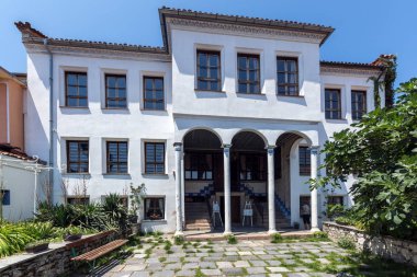 Plovdiv, Bulgaristan - 5 Temmuz 2018: Sokak ve evler Bulgar canlanma Plovdiv, Bulgaristan şehrin eski şehirde dönemi