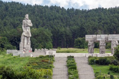 Kalofer, Bulgaristan - 5 Ağustos 2018: Memorial karmaşık Hristo Botev Kalofer tarihi şehir Plovdiv Bölge, Bulgaristan