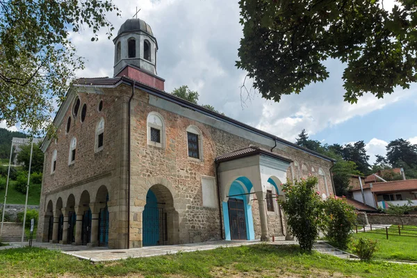 Kalofer Bułgaria Sierpień 2018 Kościół Wniebowzięcia Matki Boskiej Zabytkowej Miejscowości — Zdjęcie stockowe