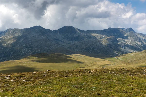 Rila Mountan yedi Rila göller, Bulgaristan yakınındaki görünümünü yaz