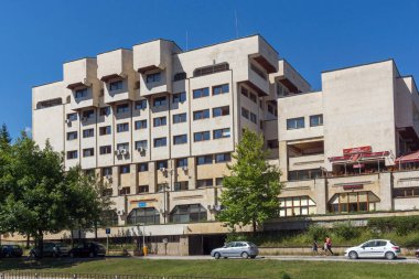 Smolyan, Bulgaristan - 14 Ağustos 2018: Smolyan, Bulgaristan beldesi yeni merkezinin panoramik