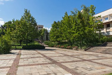 Smolyan, Bulgaristan - 14 Ağustos 2018: Smolyan, Bulgaristan beldesi yeni merkezinin panoramik