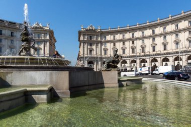 Rome, İtalya - 22 Haziran 2017: Çeşmesi, piazza della repubblica, Roma, İtalya