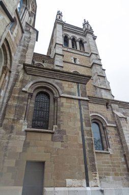 Geneva, İsviçre - 30 Ekim 2015: Sabah görünümü St. Pierre Katedrali'nin Cenevre, İsviçre