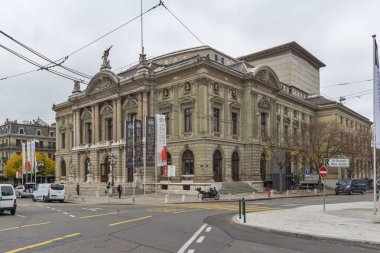 Cenevre, İsviçre - 30 Ekim 2015: Eski şehir şehir Cenevre, İsviçre'nin sokakta