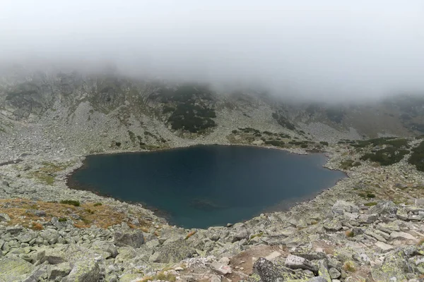 Paisaje Con Niebla Sobre Los Lagos Musalenski Montaña Rila Bulgaria —  Fotos de Stock