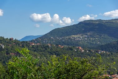 Iskar Gorge ve köyü Tserovo, koca Balkan Dağları, Bulgaristan ile muhteşem manzara