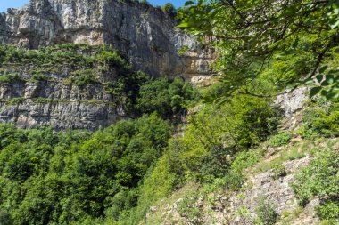Iskar Gorge ve Vazov iz, koca Balkan Dağları, Bulgaristan ile manzara