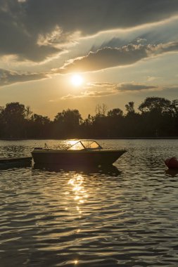 Plovdiv, Bulgaristan-5 Temmuz 2018: kürek mekan günbatımı Panorama City, Plovdiv, Bulgaristan