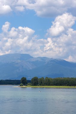 Muhteşem yaz görünümünü Koprinka depo, Stara Zagora bölge, Bulgaristan