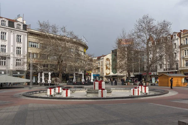 Plovdiv Bulgária Dezembro 2016 Caminhando Rua Pedonal Central Cidade Plovdiv — Fotografia de Stock