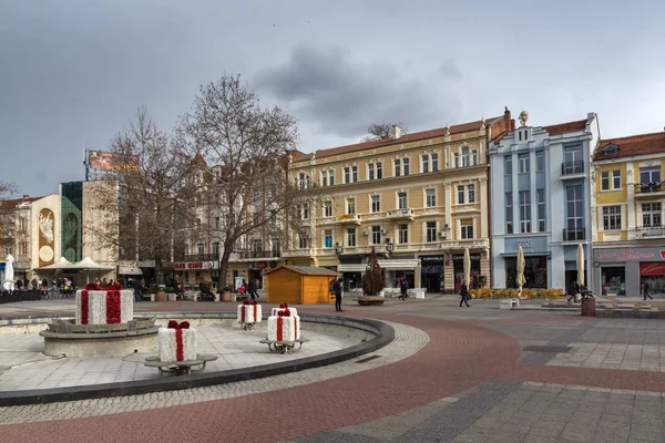 Plovdiv Bulgarie Décembre 2016 Marcher Dans Rue Piétonne Centrale Ville — Photo