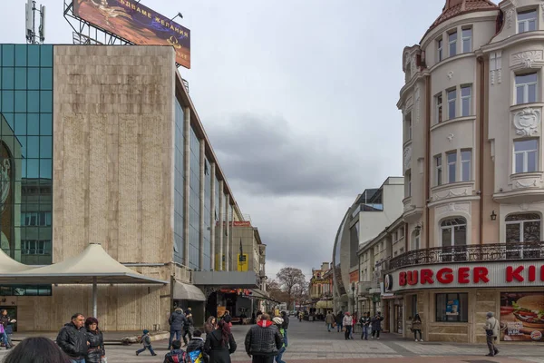 Płowdiw Bułgaria Grudnia 2016 Walking Osób Przy Głównym Deptaku Płowdiw — Zdjęcie stockowe