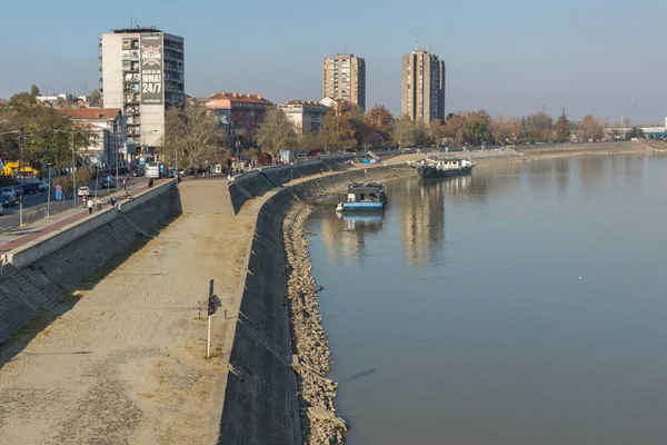 Novi Sad Vojvodina Serbien November 2018 Donau Passerar Genom Den — Stockfoto
