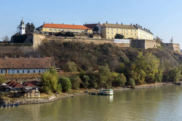 Novi Sad Voyvodina Sırbistan Kasım 2018 Görünüm Petrovaradin Kale Tuna — Stok fotoğraf