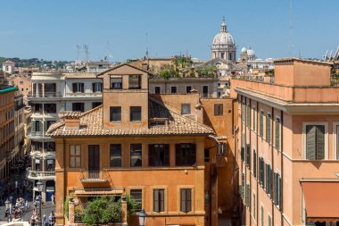 Rome, İtalya - 22 Haziran 2017: Piazza Barberini Roma, İtalya, Triton çeşme görünümünü şaşırtıcı