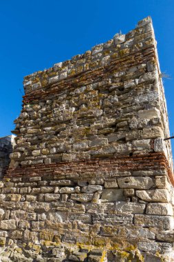 Nessebar, Bulgaristan - 12 Ağustos 2018: Harabeleri antik tiyatro Nessebar Eski kasaba Burgaz bölge, Bulgaristan