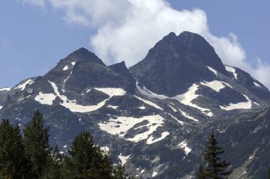 Bulgaristan 'ın Rila Dağı, Malyovitsa zirvesinin şaşırtıcı yaz manzarası