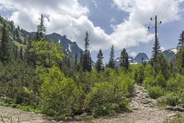 Malyovitsa zirvesi, Rila Dağı, Bulgaristan 'ın yürüyüş parkurundan manzara