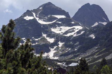 Bulgaristan 'ın Rila Dağı, Malyovitsa zirvesinin şaşırtıcı yaz manzarası
