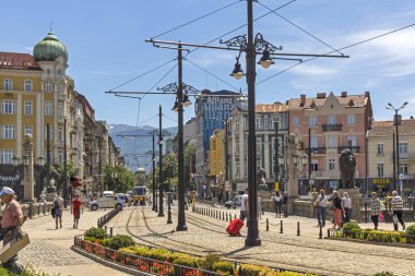 Sofia, Bulgaristan - 31 Mayıs 2018: Panoramik aslanın köprüden Vladaya nehir, Sofia, Bulgaristan