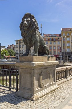 Sofia, Bulgaristan - 31 Mayıs 2018: Panoramik aslanın köprüden Vladaya nehir, Sofia, Bulgaristan