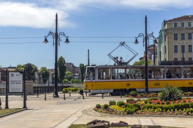 Sofia, Bulgaristan - 31 Mayıs 2018: Panoramik aslanın köprüden Vladaya nehir, Sofia, Bulgaristan