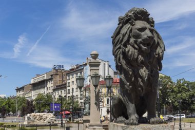 Sofia, Bulgaristan - 31 Mayıs 2018: Panoramik aslanın köprüden Vladaya nehir, Sofia, Bulgaristan