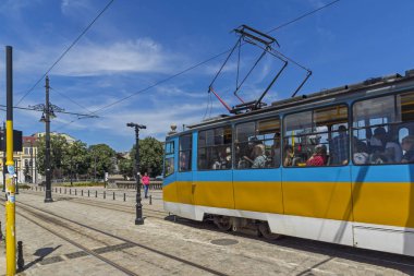 Sofia, Bulgaristan - 31 Mayıs 2018: Panoramik aslanın köprüden Vladaya nehir, Sofia, Bulgaristan
