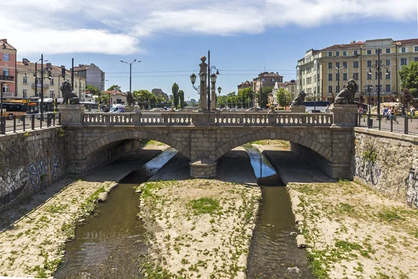 Sofia Bulgaristan Mayıs 2018 Panoramik Aslanın Köprüden Vladaya Nehir Sofia — Stok fotoğraf