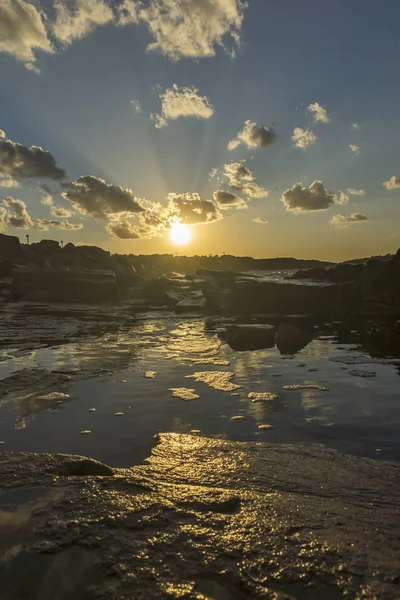 Amazing Zonsondergang Landschap Van Rotsen Bij Kustlijn Van Tsjernomorets Regio — Stockfoto