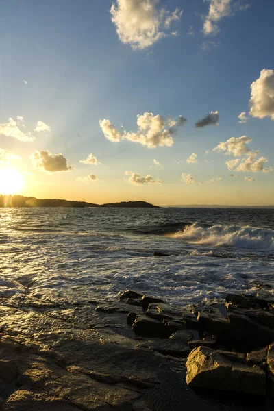 Amazing Zonsondergang Landschap Van Rotsen Bij Kustlijn Van Tsjernomorets Regio — Stockfoto