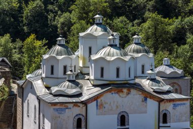 Osogovo manastır, Makedonya - 21 Temmuz 2018: Ortaçağ Ortodoks Manastırı St Joachim Osogovo, Kriva Palanka bölgesi, Makedonya Cumhuriyeti