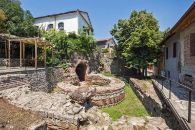 Plovdiv, Bulgaristan - 5 Temmuz 2018: Sokak ve evler Bulgar canlanma Plovdiv, Bulgaristan şehrin eski şehirde dönemi